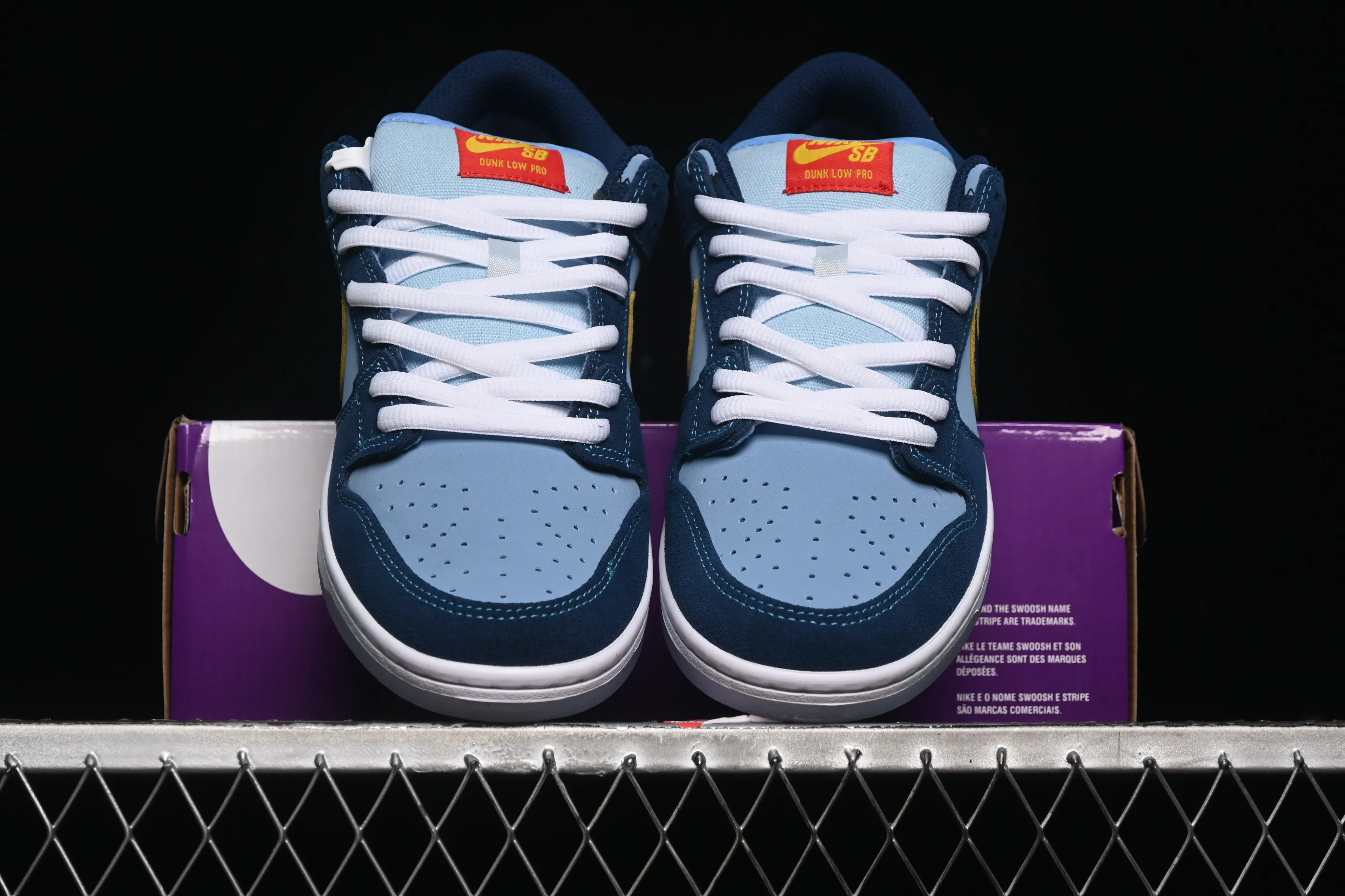 All Categories Nk SB Dunk Series Nk SB Dunk Low Low-top sneakers Nike SB Dunk Low Scratch Blue Chicken SB low-top sports and leisure sneakers DX5549-400